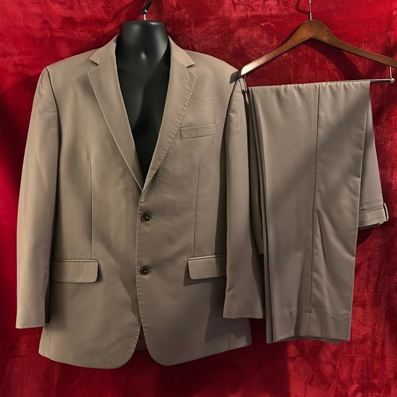 ANDREW FEZZA SUIT 42L